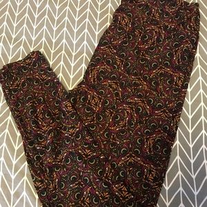 LuLaRoe Tall & Curvy leggings